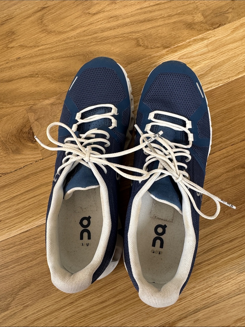 On Running Cloud 5 🥏 Sneakers in Navy and White size 7 - Picture 3 of 6